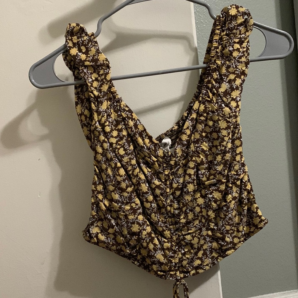 Cinches flower crop top